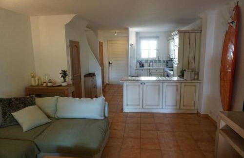 La Mole House | Maison de village