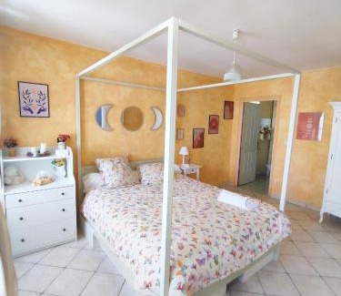 Flagy House | Maison de village - Suite Baroque cosy et élégante à 1 h de Paris proche Fontainebleau