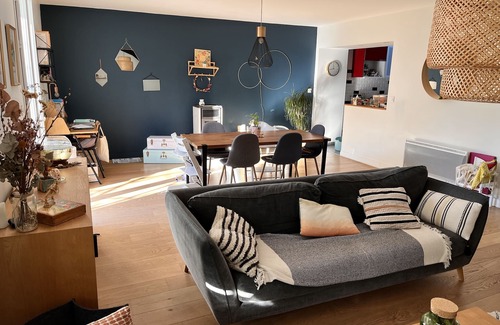 Coueron House | Maison de Ville à Proximité des Bords de Loire