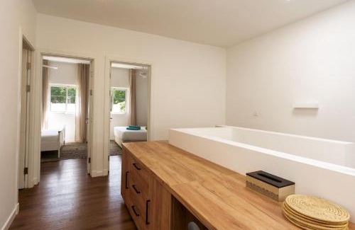 Black River House | Maison de ville 3 chambres avec piscine et jardin