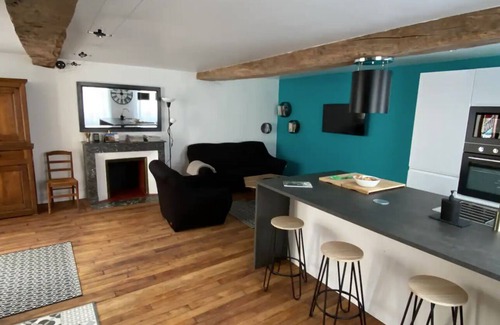 Semur-en-Auxois House | Maison de ville - Cosy & Spacieuse