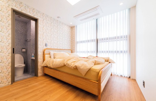 Seogyo-dong Bed & Breakfast | Maison de Wave 2