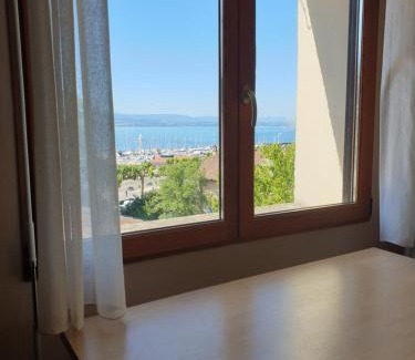 Thonon-les-Bains House | Maison des pêcheurs vue lac a 50m du port dans quartier historique