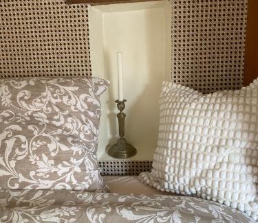Fontaine-Chaalis House | Maison des Roses