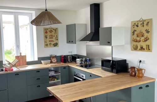 Cesset House | Maison des Vendanges, in the heart of the vineyards