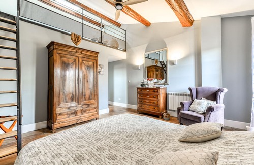 Neffies Bed & Breakfast | Maison Dix