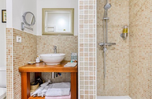 Neffies Bed & Breakfast | Maison Dix