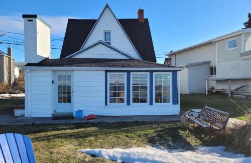 Rimouski-Neigette House | Maison du bord du fleuve à 5 min du centre ville