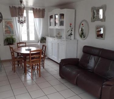 Azillanet Apartment | Maison du Charron