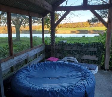 Rouffignac-Saint-Cernin-de-Reilhac Apartment | Maison du Lac avec jacuzzi privatif en option