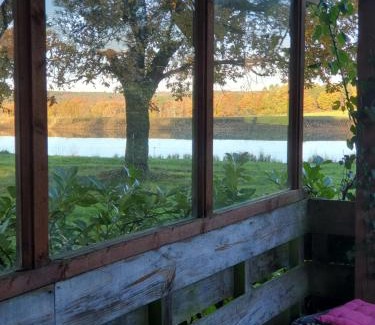 Rouffignac-Saint-Cernin-de-Reilhac Apartment | Maison du Lac avec jacuzzi privatif en option