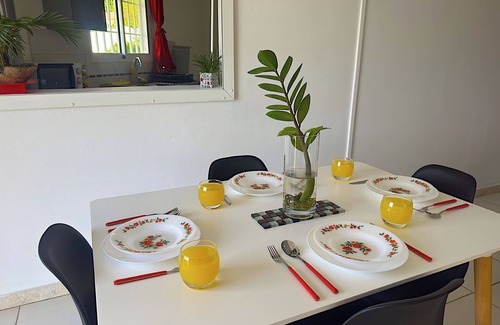 Ducos House | Maison Ducos, warm and welcoming