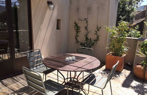 Mons House | Maison Elora, at the foot of the Heric Gorges
