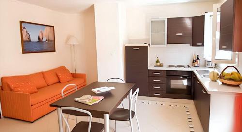 Lozari House | Maison en campagne près de Belgodère avec piscine partagée.