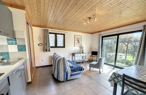 Plobannalec-Lesconil House | Maison en Bois de Plein Pied, au Calme Avec Jardin Fleuri Privatif de 300 m2