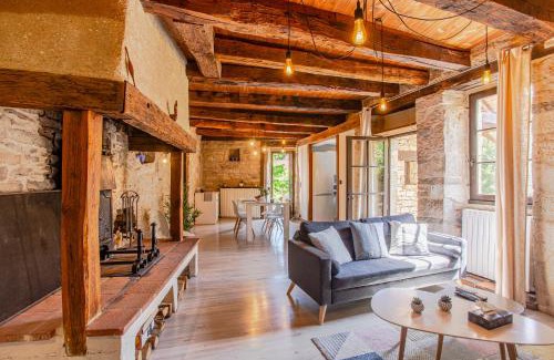 Villeneuve d'Aveyron House | Maison en pierres au coeur du village médiéval de Villeneuve