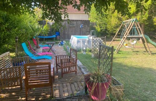Orveau-Bellesauve House | maison en pierre atypique sur jardin paysagé