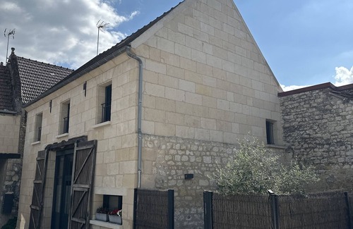 Clos des Roses House | Maison en Pierre Entièrement Rénovée