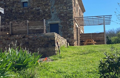 Aigueze House | Maison en Pierre Près des Gorges de Lardèche à Labri des Regards