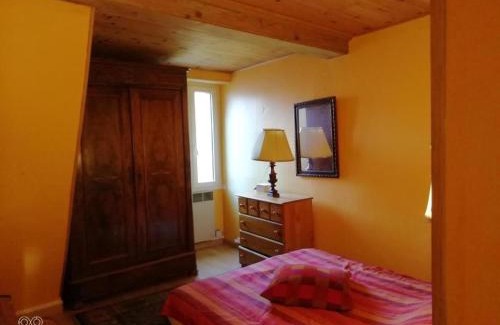 Saint-Brisson House | maison entiere le Lavoir
