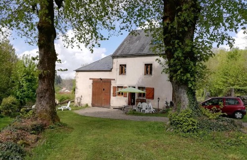 Saint-Brisson House | maison entiere le Lavoir