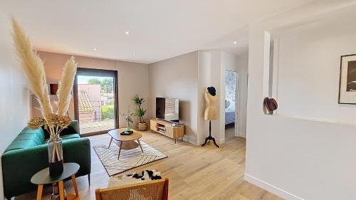 Colombiers House | Maison entre canal et mer