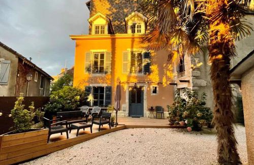Centre Ville Villa | Maison et appartement attenant pour 10 personnes avec terrasse, cour et parking