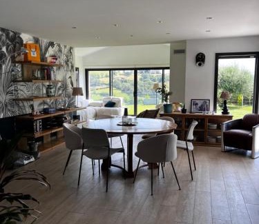 Brullioles Villa | Maison et piscine chauffée, vue Monts du Lyonnais