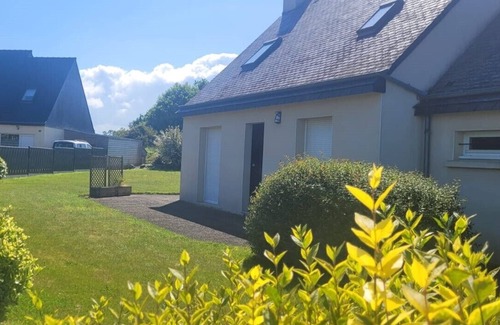 Pledran Villa | Maison Familial: "Entre Terre et mer" House 15 min from the sea with swimming pool!