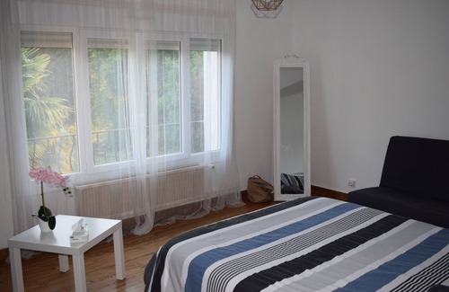 Etauliers House | Maison Familiale au Calme à la Campagne