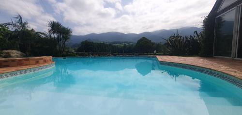 Buzy Apartment | Maison familiale Baylère - Piscine et spa - 8 pers