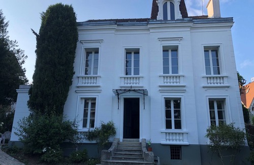 Sevres House | Maison Familiale, Grand Jardin, Terrasse. Proche Paris, Versailles et Boulogne