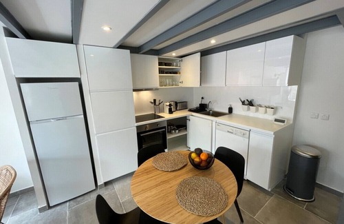 Vernon House | Maison Familiale Style Atelier & Cour Extérieure