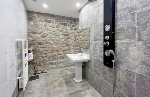 Burzet Apartment | Maison FLOËGE