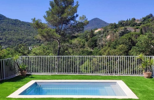 Les Adrets-de-l'Esterel House | Maison Dans L Esterel A 15 MN DE LA MER
