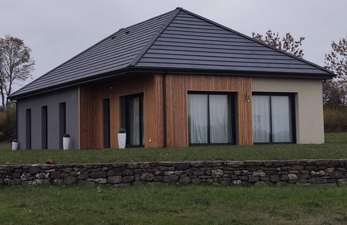 Neussargues en Pinatelle House | Maison Pour les Amoureux de la Nature, Randonnée, Ski, Cheval