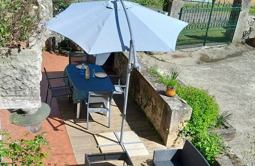 Piets-Plasence-Moustrou House | Maison de Campagne Fleurie, Calme , Entourée d un Grand Jardin