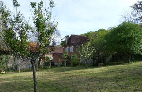 Piets-Plasence-Moustrou House | Maison de Campagne Fleurie, Calme , Entourée d un Grand Jardin