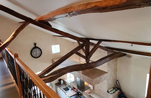 Saint-Didier-sur-Beaujeu House | Maison de Village Pour 15 Personnes