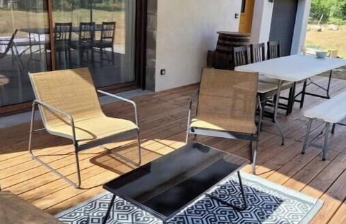Pont-du-Fosse House | Maison Style Chalet