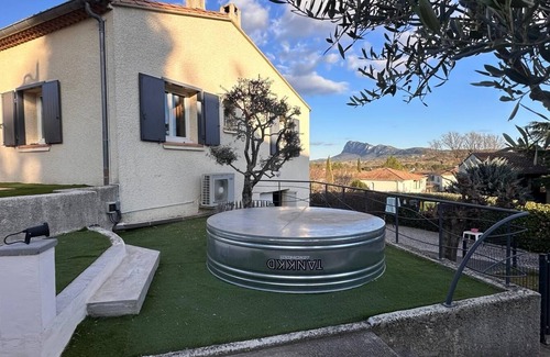 Saint-Martin-de-Londres House | Maison Avec vue Imprenable sur le Pic Saint Loup