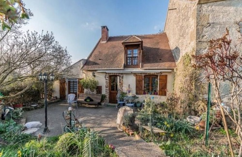 Saint-Pierre-les-Etieux House | Maison de Campagne Dans un Cadre Reposant et Verdoyant