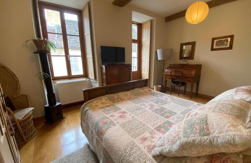 Flavigny-sur-Ozerain Bed & Breakfast | Maison Galimard