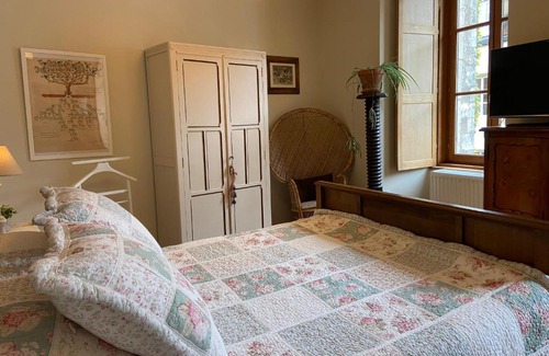 Flavigny-sur-Ozerain Bed & Breakfast | Maison Galimard