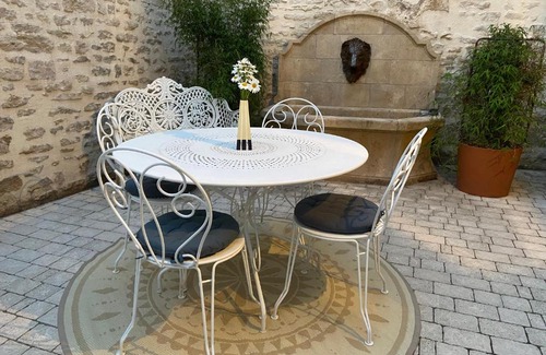 Flavigny-sur-Ozerain Bed & Breakfast | Maison Galimard