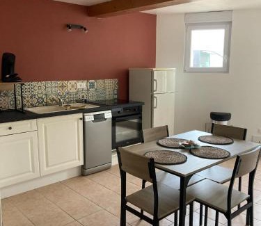 Beauvoir-sur-Niort House | Maison idéale pour 2 personnes, garage clos et Wifi