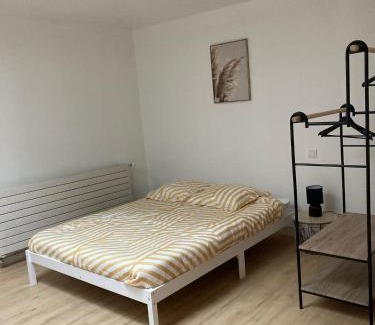 Beauvoir-sur-Niort House | Maison idéale pour 2 personnes, garage clos et Wifi