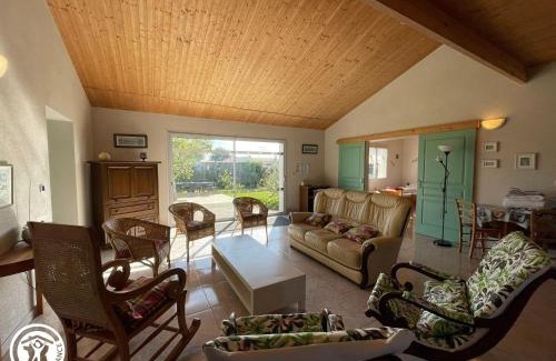 Bouin House | Maison indépendante avec jardin et BBQ, 3 chambres, proche des oiseaux du Marais - FR-1-426-95