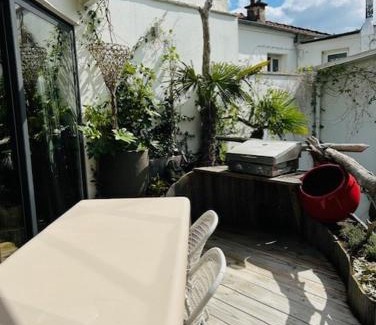 Montrouge Villa | Maison -Jacuzzi -Patio -330M2
