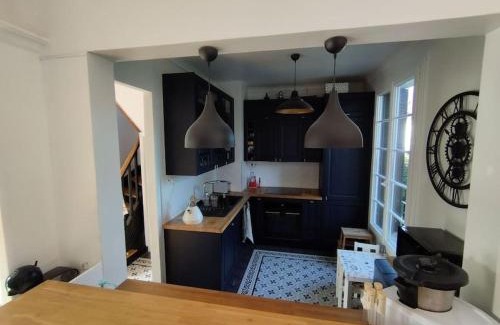 Lagny-sur-Marne Villa | Maison Jardin Jacuzzi proche Disney